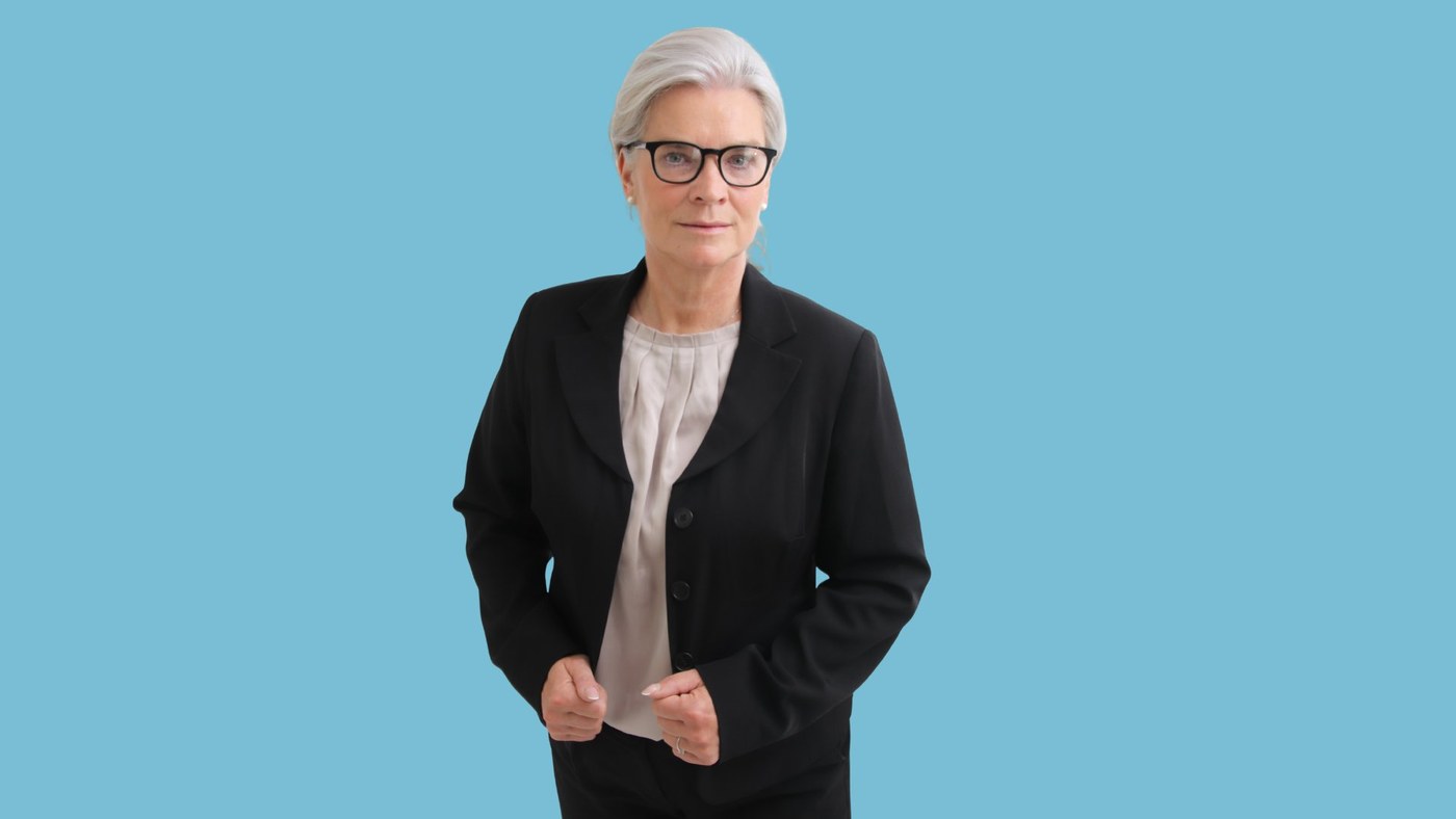 Simone Borchardt – Porträt Ganzfigur